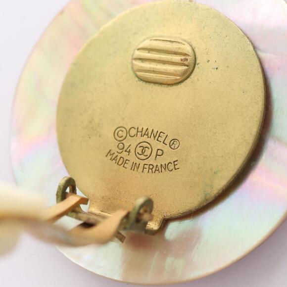 CHANEL Brown Logo Earrings - Picture 3 of 8